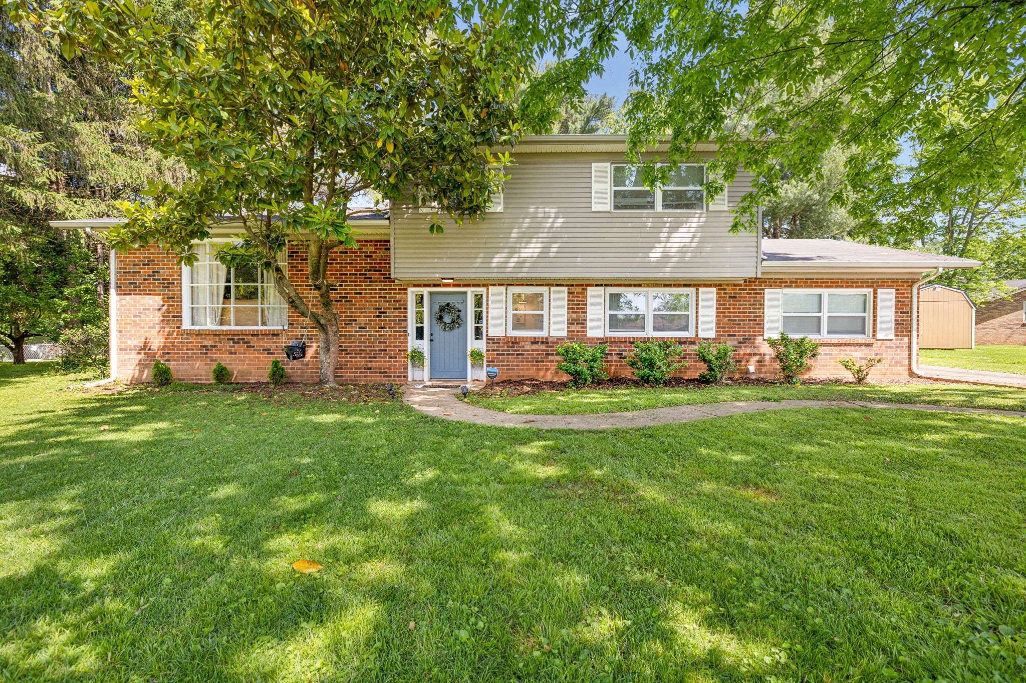 906 Temple Ct, Murfreesboro, TN 37130