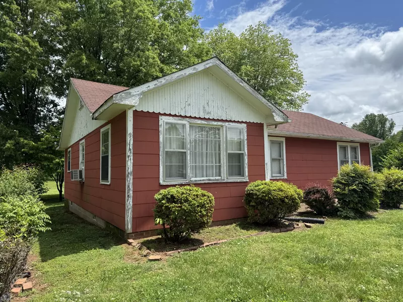 216 Wyatt St #N, Bruceton, TN 38317