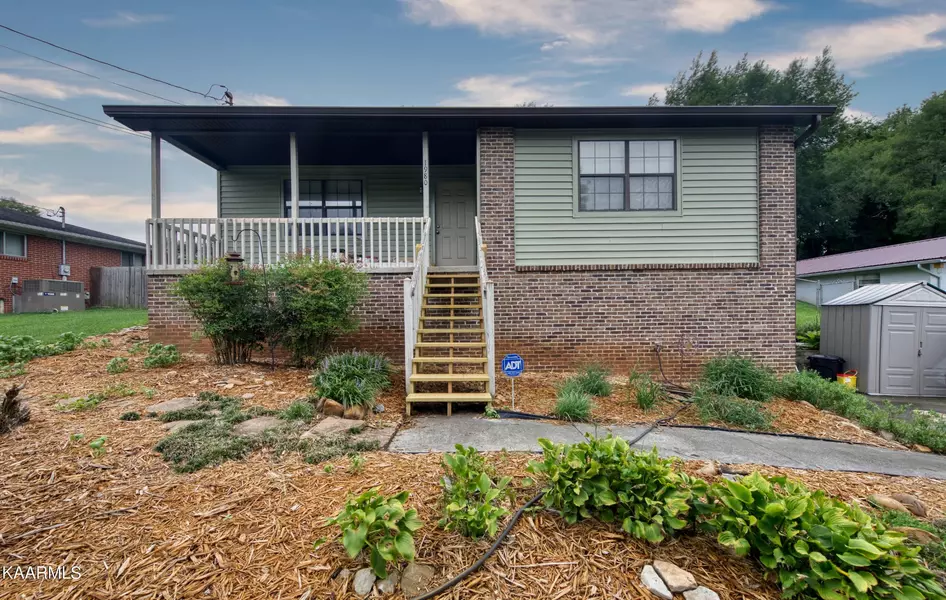 1980 Outer Drive, Lenoir City, TN 37771