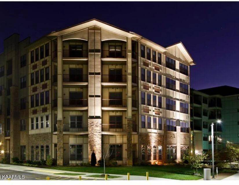 445 W Blount Ave #APT 309, Knoxville, TN 37920