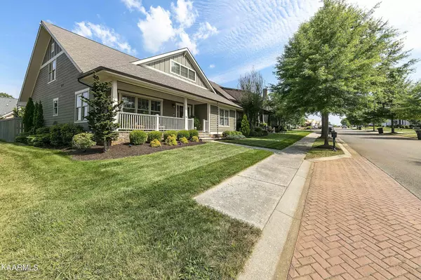 Loudon, TN 37774,484 Bobcat Run Drive