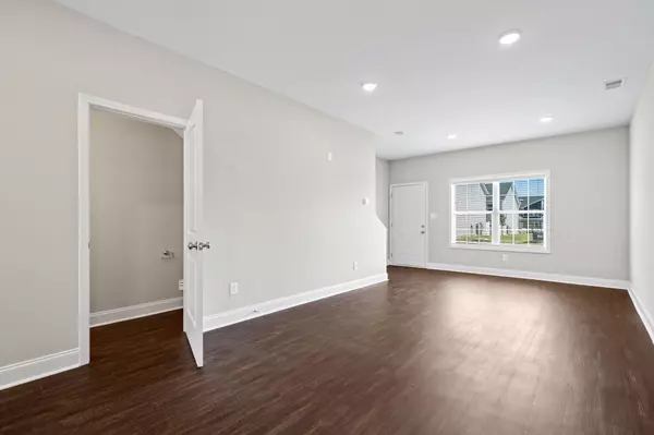 Clarksville, TN 37040,841 Professional Park Drive #606