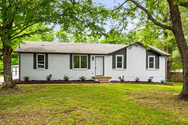 700 Hickerson Dr, White House, TN 37188