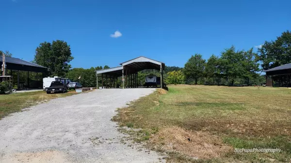 Clifton, TN 38425,1262 South Riverfront Dr