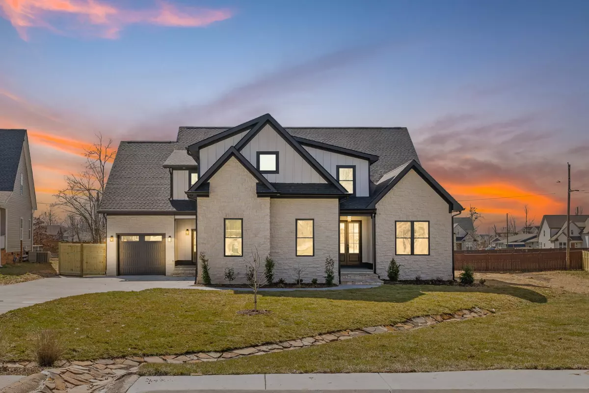 Chattanooga, TN 37421,2208 Launcelot Road