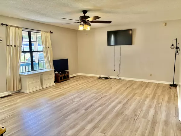 Lexington, TN 38351,93 Teakwood Dr