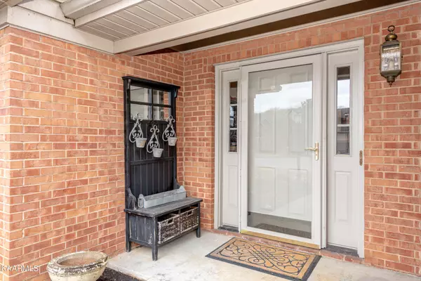 Maryville, TN 37803,102 Mayfair E.