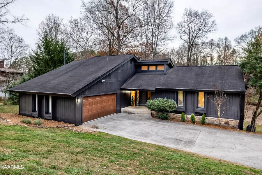 5000 Lakeland Drive, Lenoir City, TN 37772