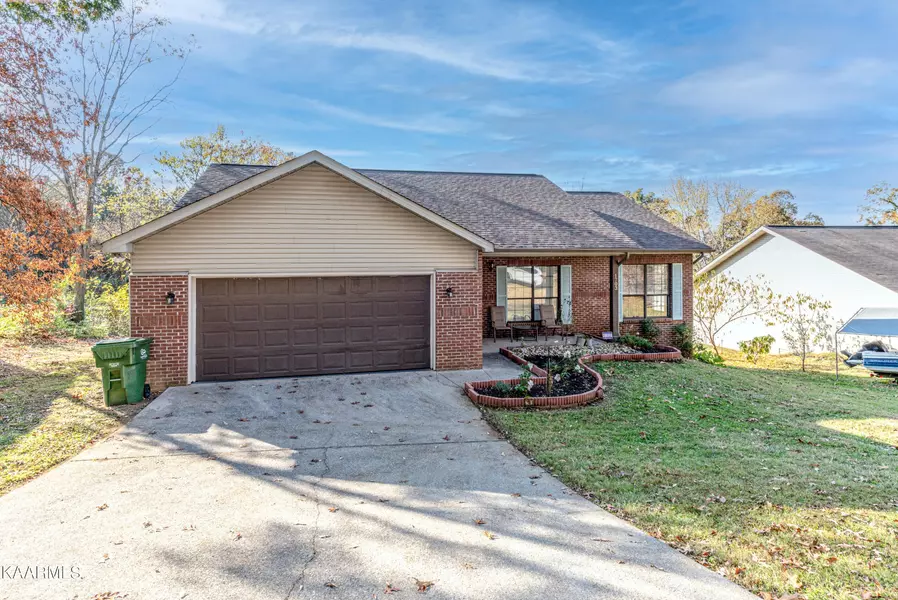 1703 Jett Rd, Maryville, TN 37804