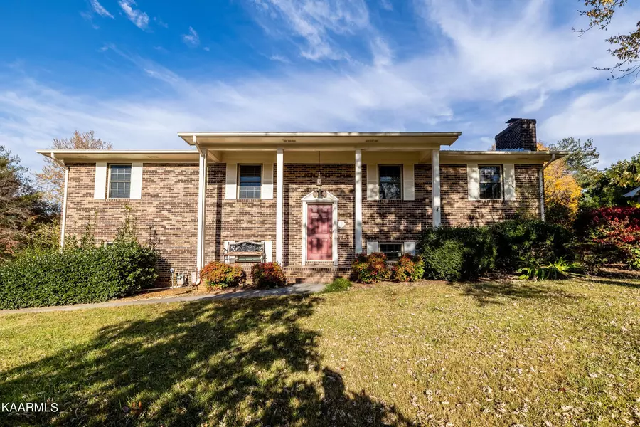 2012 S Belmont Drive, Maryville, TN 37804