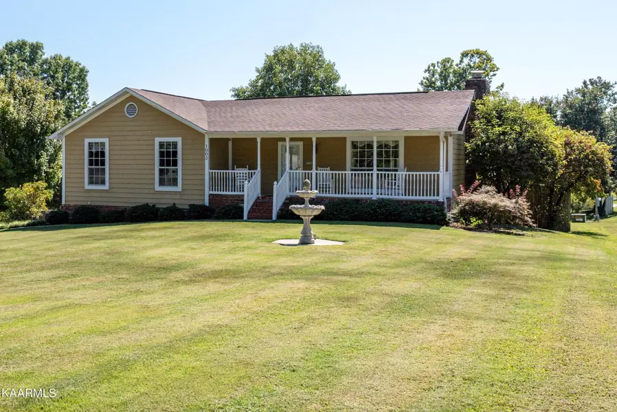 1003 Stonecrest Drive, Maryville, TN 37804