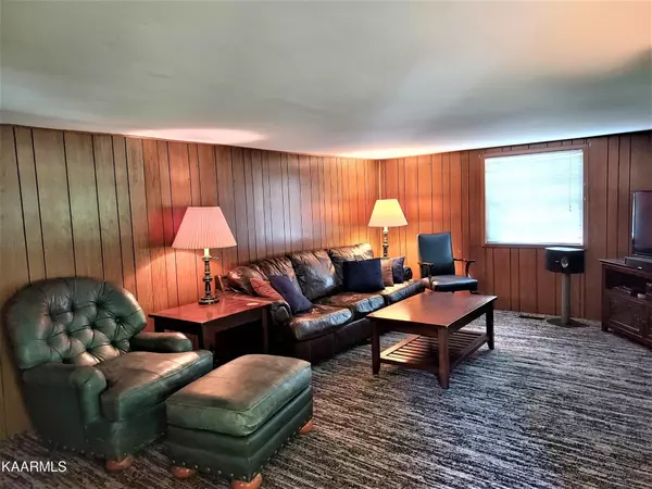 Friendsville, TN 37737,773 Finn Long Rd