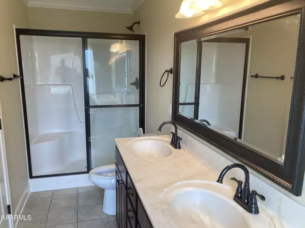 Maryville, TN 37804,214 Barberry Court