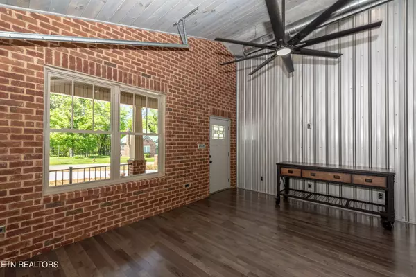 Friendsville, TN 37737,407 S Farnum St