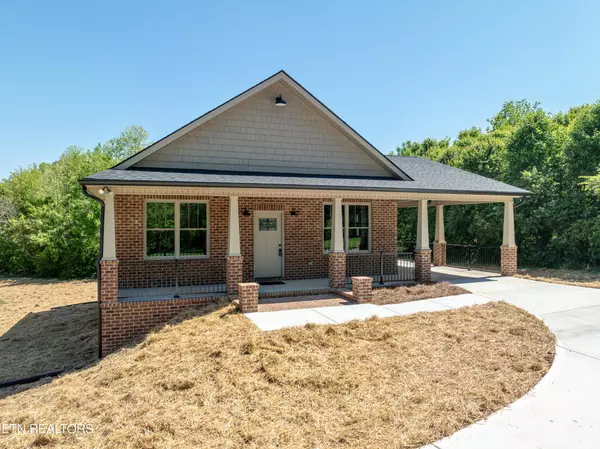 407 S Farnum St, Friendsville, TN 37737