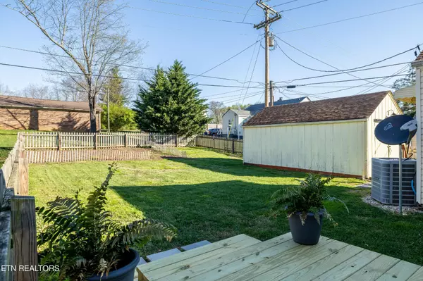 Alcoa, TN 37701,877 Long Rd