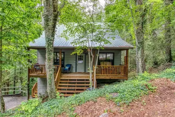 109 Cutter Gap Rd, Townsend, TN 37882