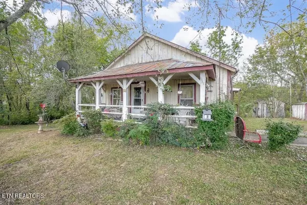 4825 Salem Rd, Greenback, TN 37742