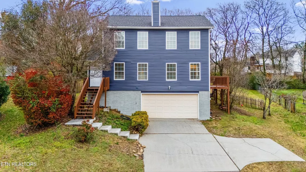 1528 Fox Meadow Circle, Knoxville, TN 37923