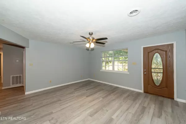 Friendsville, TN 37737,127 Jerry Cardin Lane