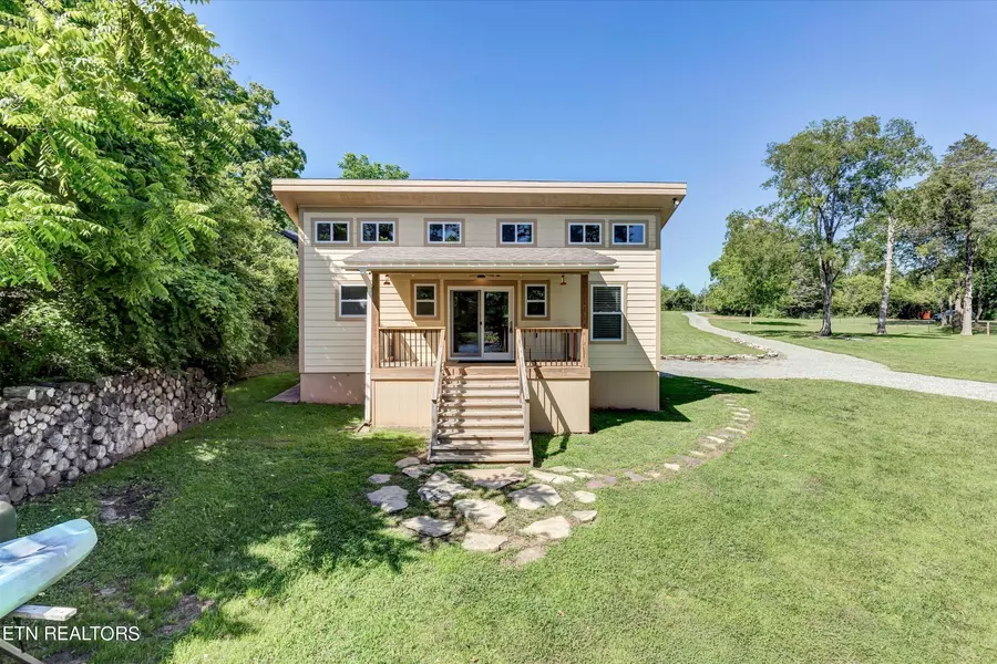 141 Cedar Crest Lane, Friendsville, TN 37737