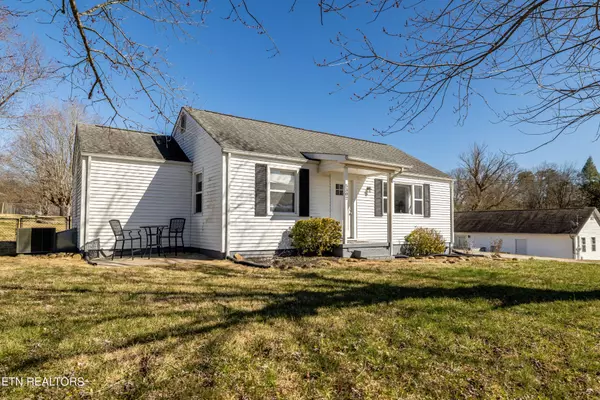 5302 Greencrest Rd,  Knoxville,  TN 37918