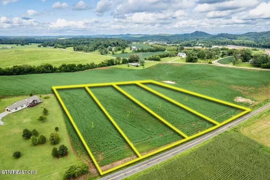 3 Baileys Rd, Greenback, TN 37742