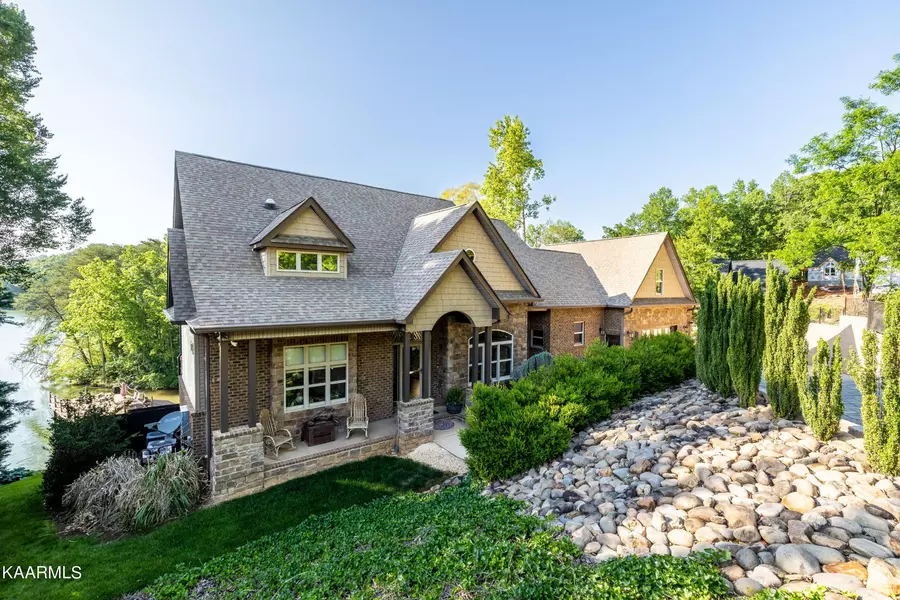 210 E Cove Drive, Greenback, TN 37742