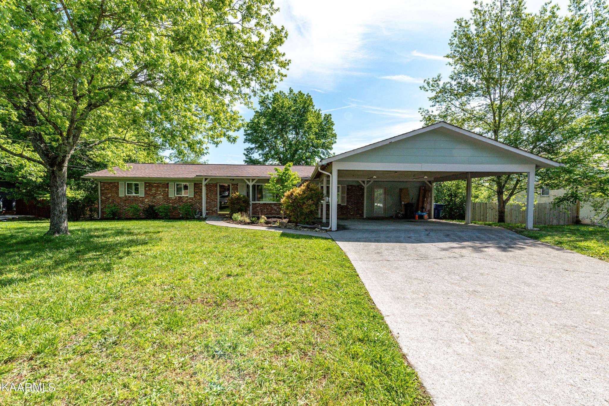 216 Arbor Drive, Maryville, TN 37804