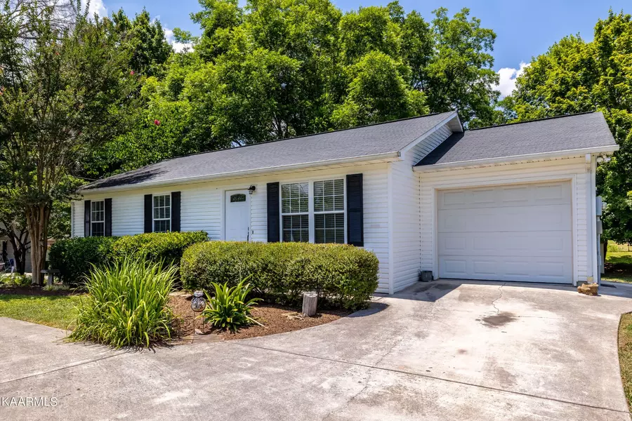 927 Grandview Drive, Maryville, TN 37803