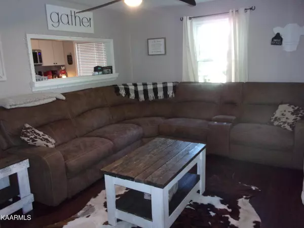 Loudon, TN 37774,911 Rosedale Ave