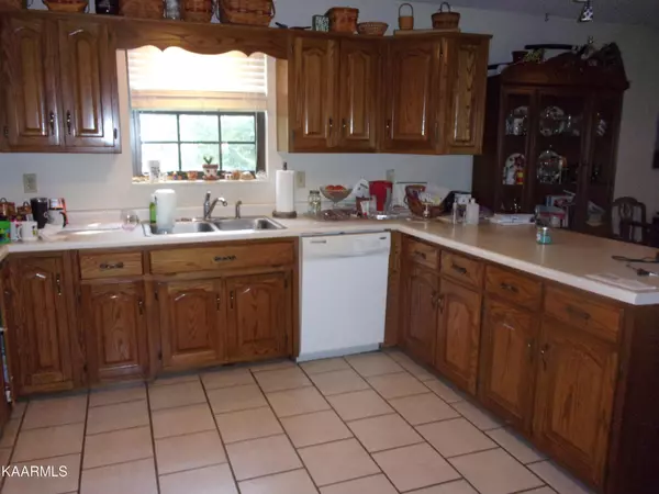 Maryville, TN 37803,1516 Scenic Drive