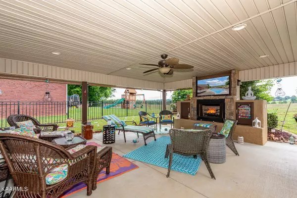 Maryville, TN 37803,1905 Andy Lane