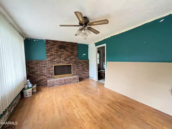 Friendsville, TN 37737,4306 Vinegar Valley Rd