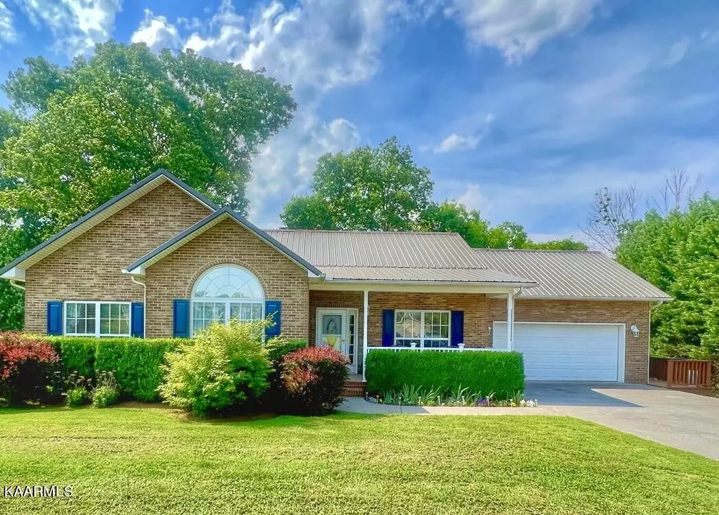 Maryville, TN 37801,5013 Coyote Way