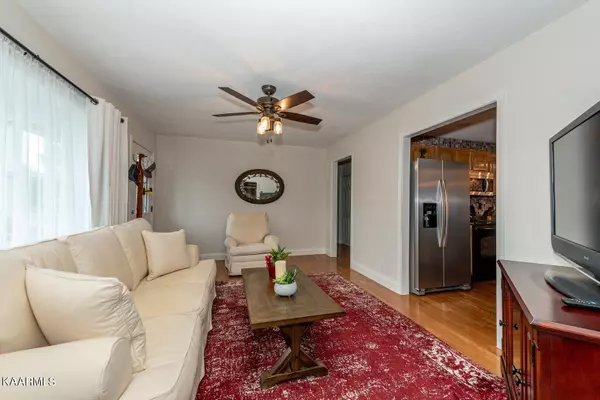 Maryville, TN 37804,108 Broadway Church St