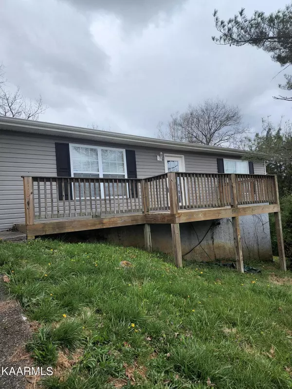 3937 Wrights Ferry Rd, Louisville, TN 37777