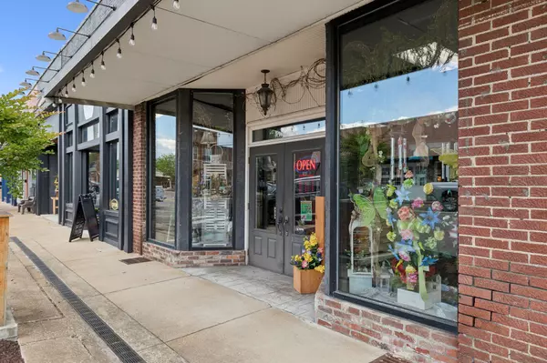 Hohenwald, TN 38462,11 W Main St