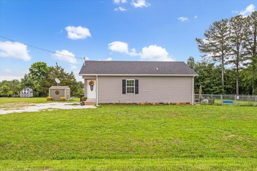587 Mason Everette Rd, Belvidere, TN 37306
