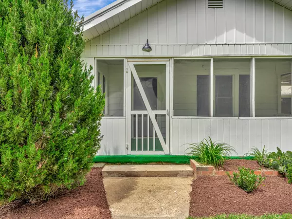 Dickson, TN 37055,810 Pond Rd