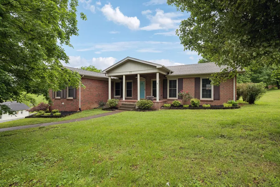 303 Carol Dr, Columbia, TN 38401