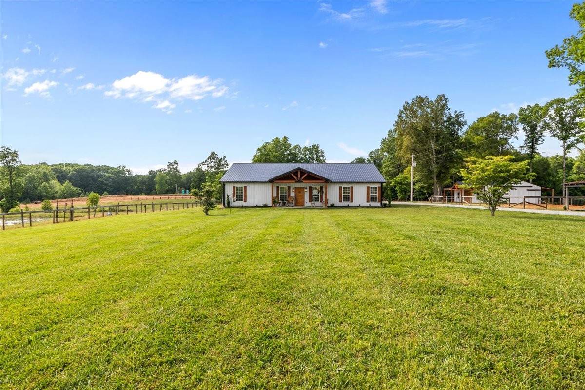 Vanleer, TN 37181,5414 Highway 49 #W
