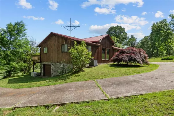 Mc Ewen, TN 37101,4410 Trace Creek Rd
