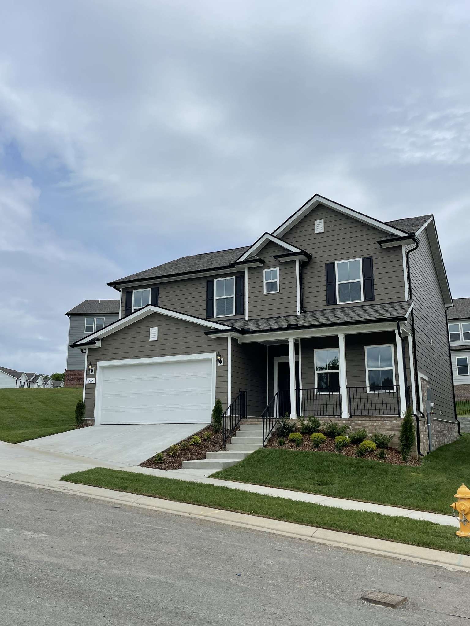 La Vergne, TN 37086,214 Land Breeze Drive