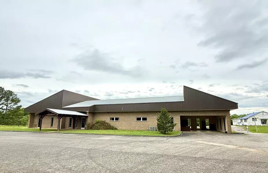 411 W Gaines St, Lawrenceburg, TN 38464