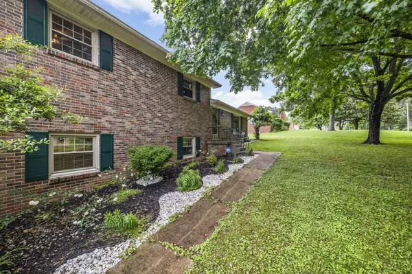 Columbia, TN 38401,900 Camellia Dr