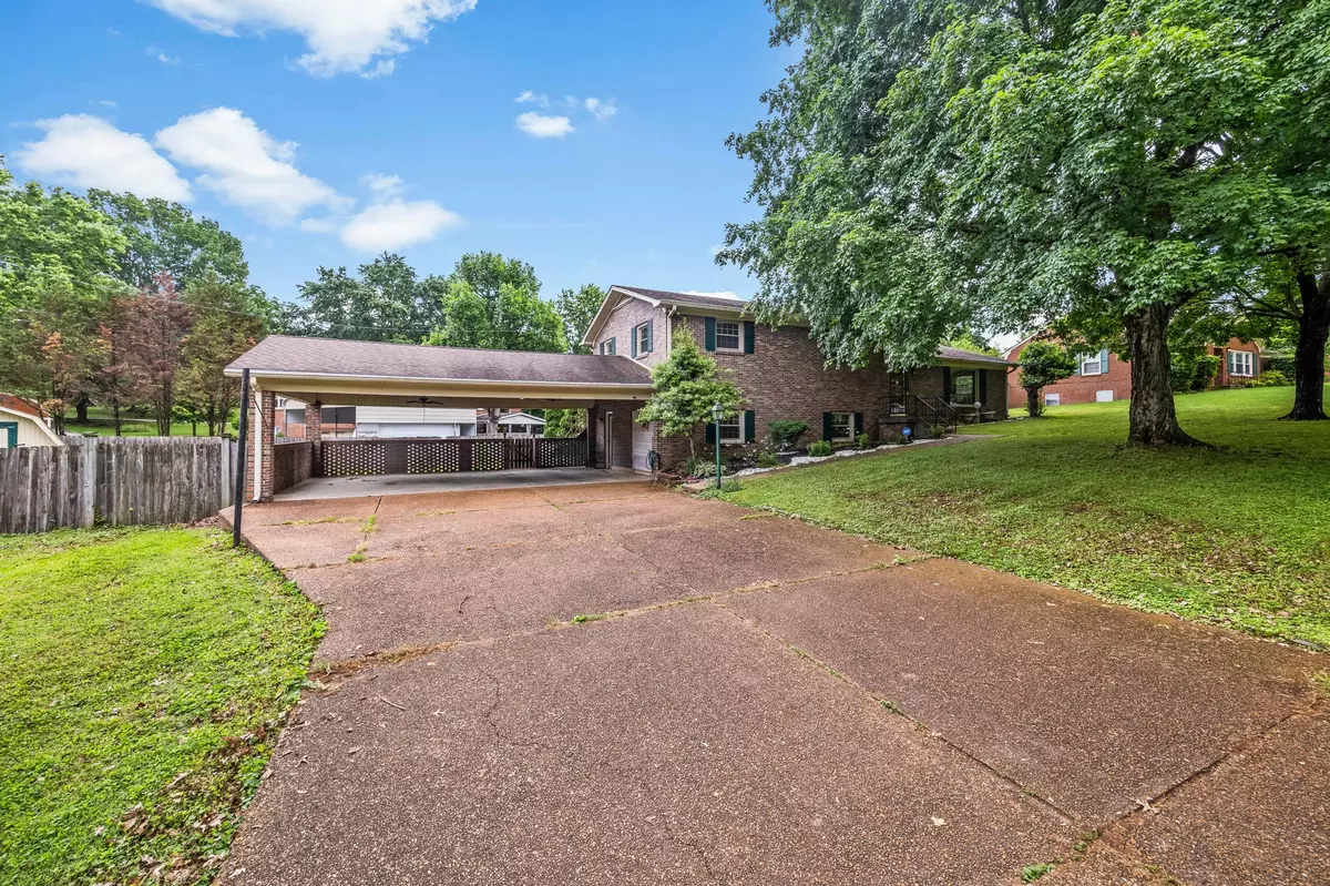 Columbia, TN 38401,900 Camellia Dr