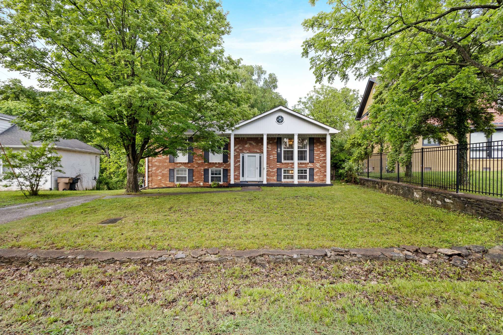 1712 D Ville Dr, Nashville, TN 37217