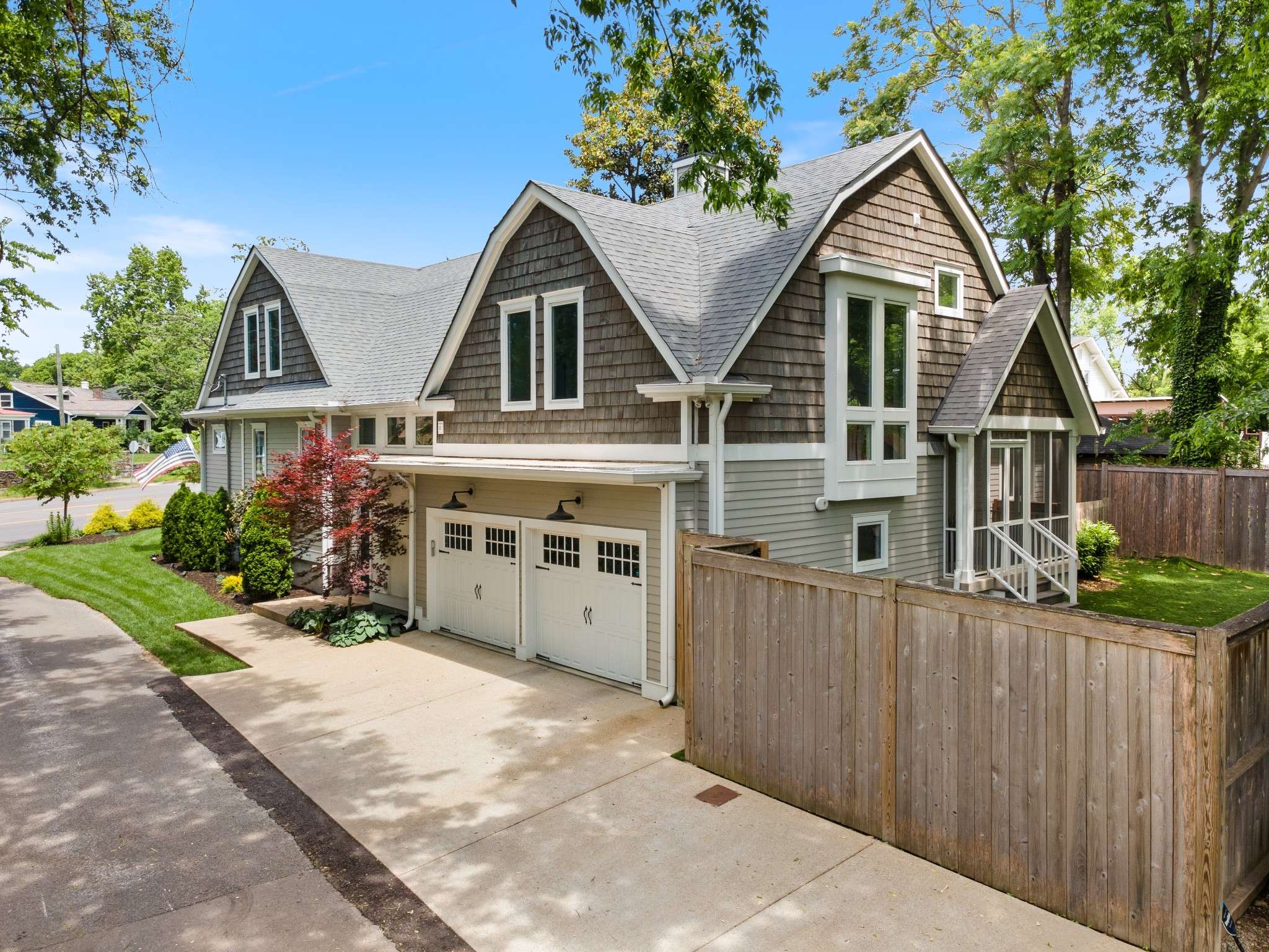 Nashville, TN 37204,907 S Douglas Ave