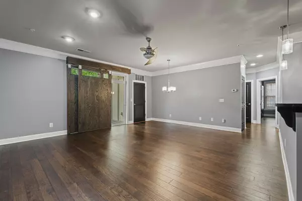 Nashville, TN 37203,3100 W End Cir #102